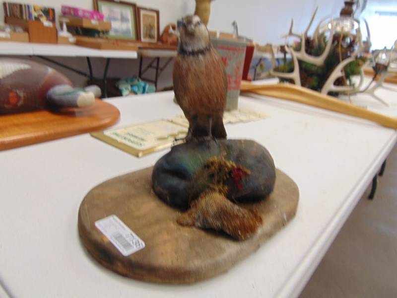 lot 7136 image: Ray Cook - Quail Wood Carving- Vinget - Newton Barber