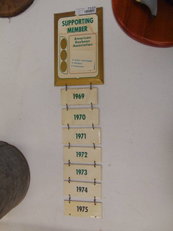 lot 7137 image: American Soybean Association Sign