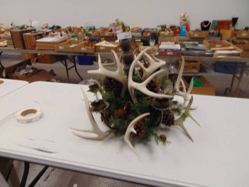 lot 7140 image: Antler Chandelier 24