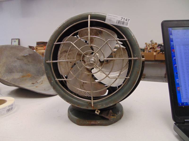 lot 7147 image: Vintage Fan - Untested