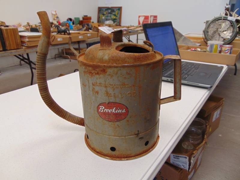 lot 7153 image: Brookins 1.5 Gallon Oil Can