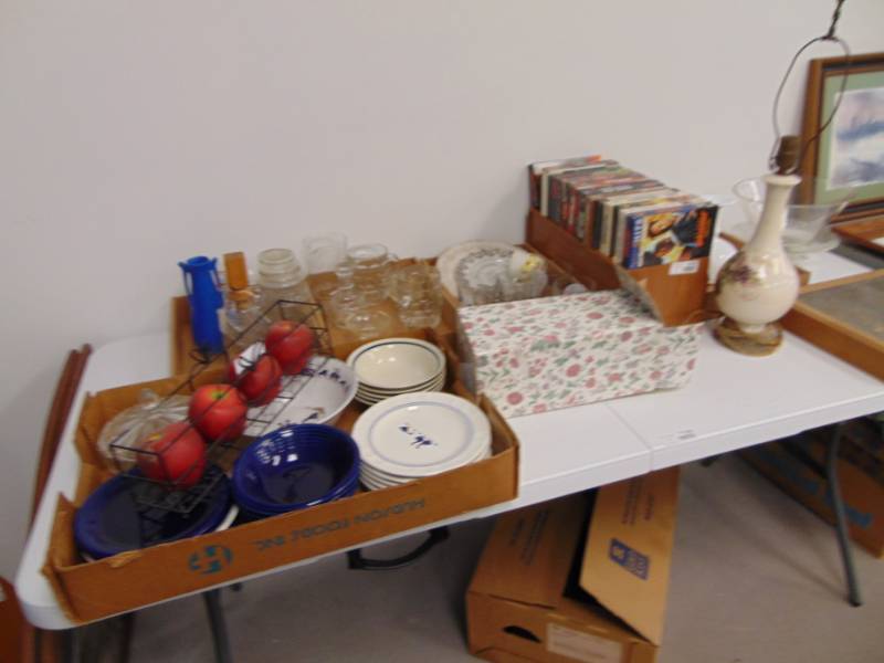 lot 7159 image: Contents of Table