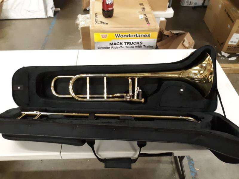 lot 8107 image: Flanger F-860 Intermediate B Flat Tenor Slide Trombone With F Trigger Case, &
