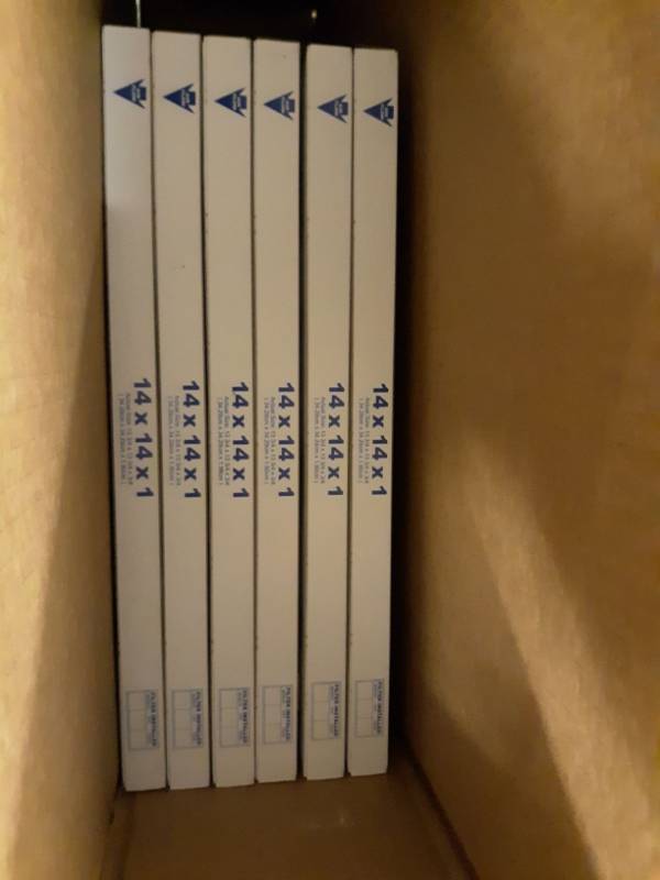 lot 8160 image: 6 14x14x1 Air filters