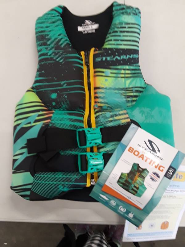 lot 8216 image: Stearns Mens Small Life Jacket