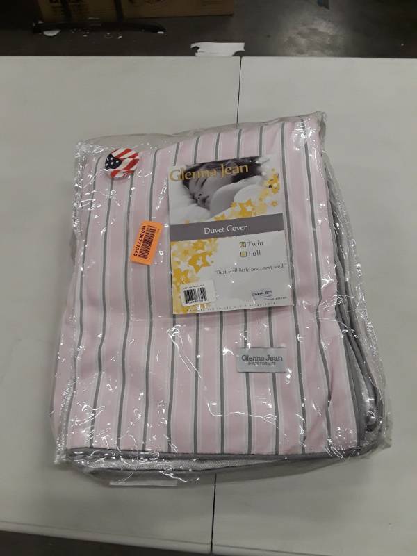 lot 8261 image: Twin Duvet Cover