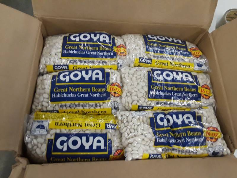 lot 8278 image: Box of Goya Great Northern Beans