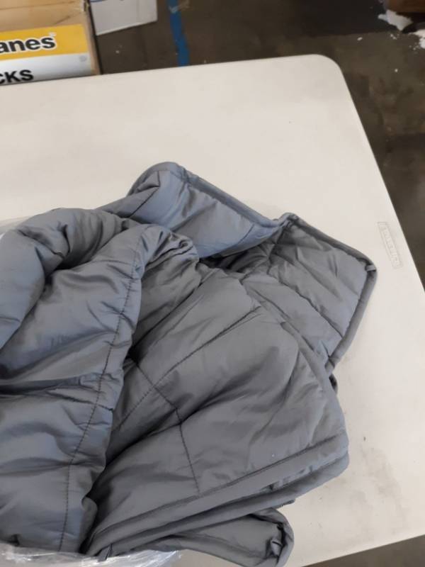 lot 8310 image: Gnight Weighted King Sized Blanket(25 pounds)