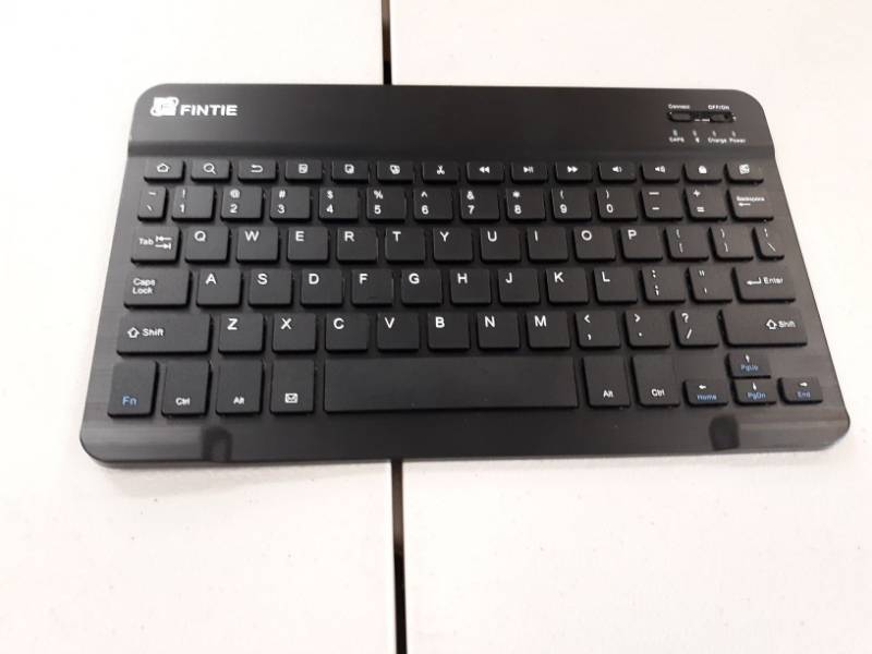 lot 8323 image: UltraThin Wireless Keyboard for Tablet PC