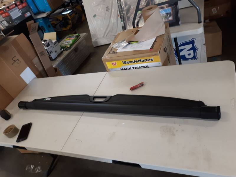 lot 8384 image: Toyota Int Tonneau Cover 4R