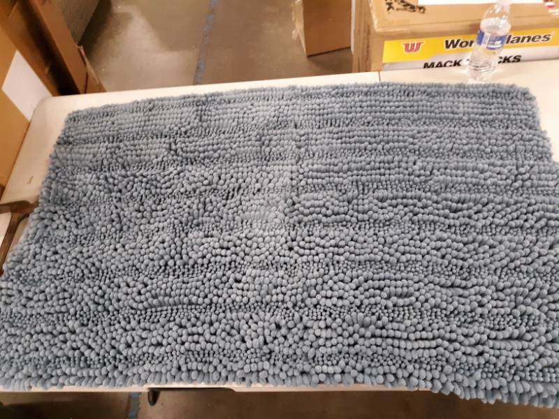 lot 8397 image: 23  x 39  Rug