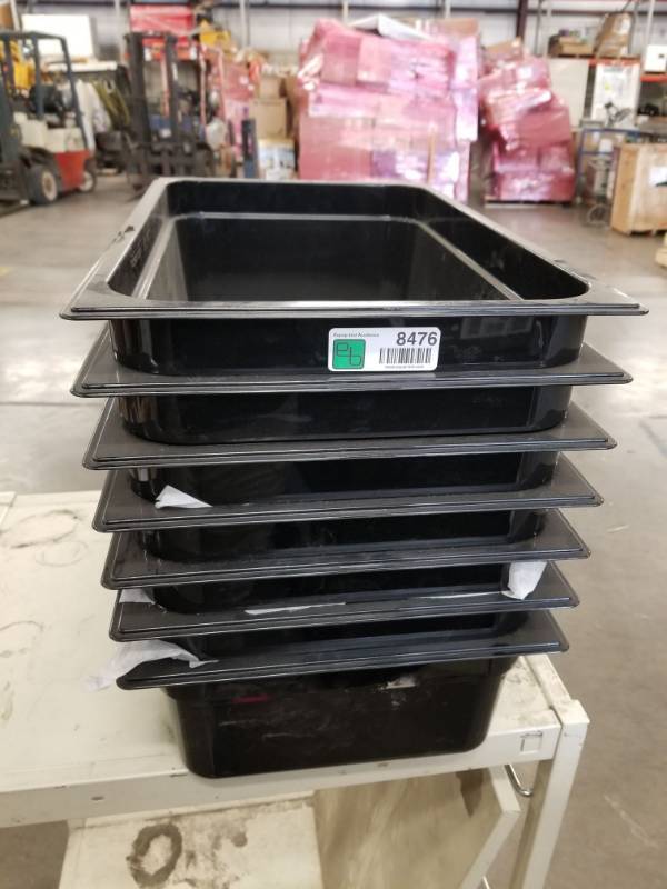 lot 8476 image: 7 Black Plastic Containers