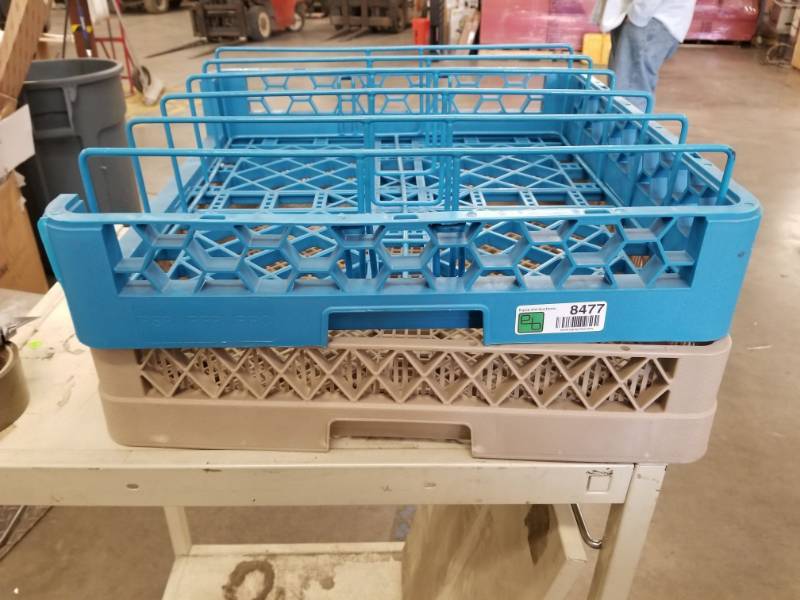 lot 8477 image: 2 Dish Racks