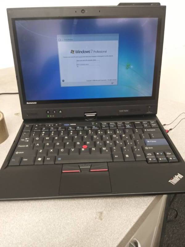 lot 10 image: Lenovo Think Pad X220 Tablet