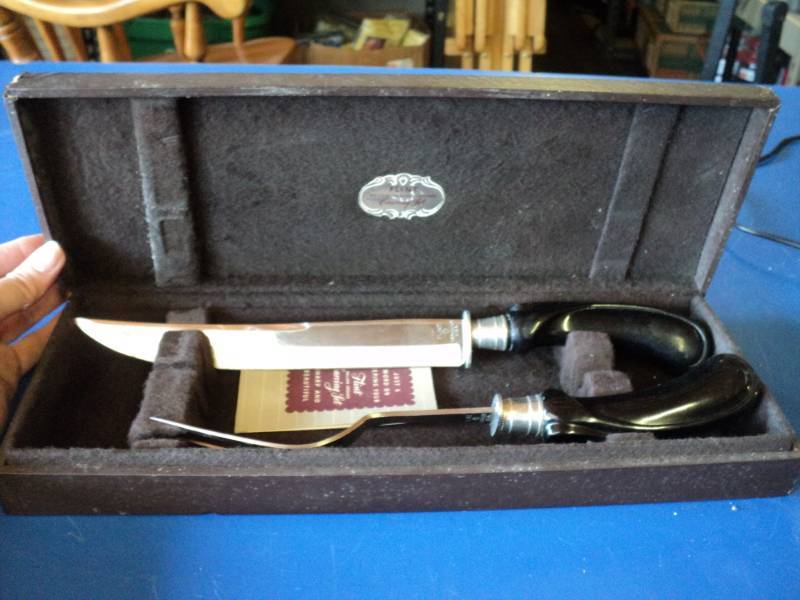 lot 8000 image: Flint Carving Set, USA