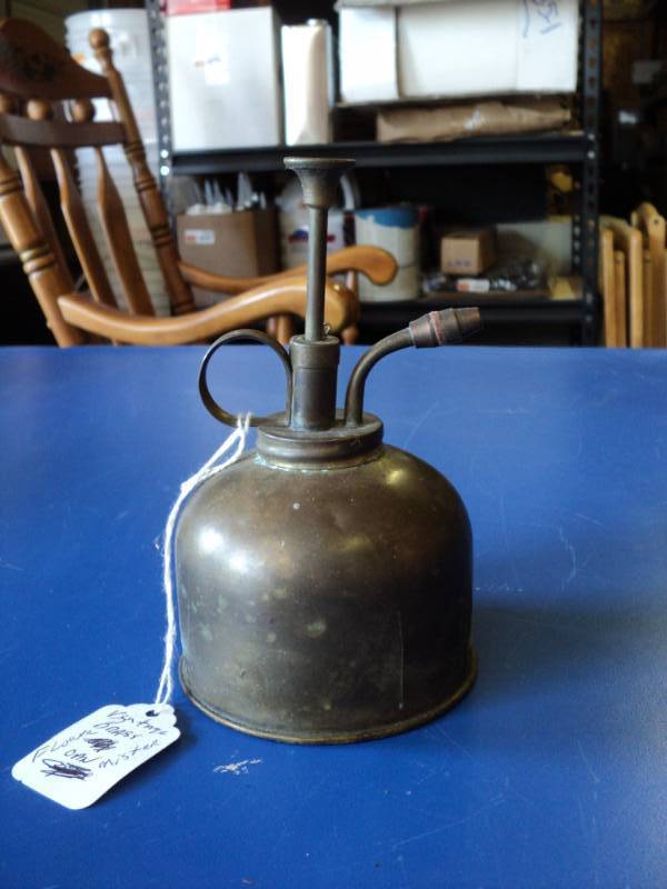 lot 8004 image: WBS All Solid Brass Flower Can Mister, 3-38 dia x 6 tall