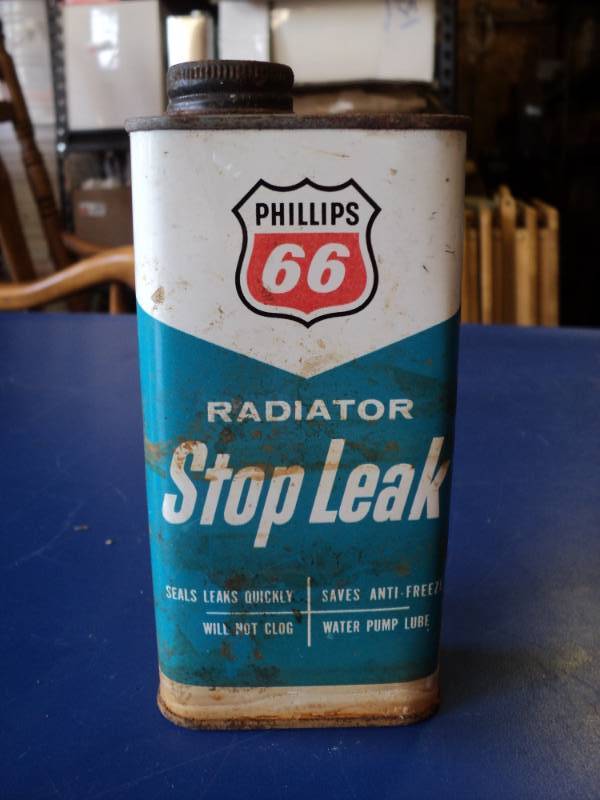 lot 8007 image: Phillips 66 Radiator Stop Leak, Can is full, Rusted