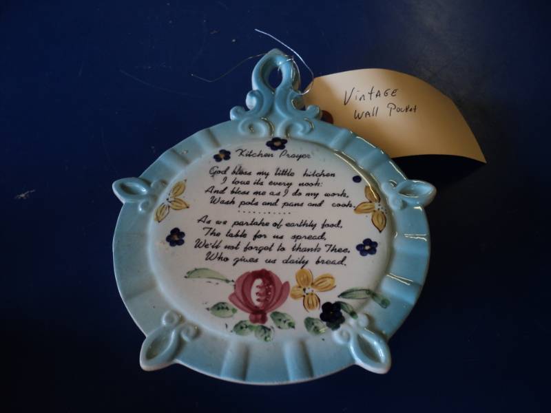 lot 8008 image: Vintage Wall Pocket Kitchen Prayer,approx 6 x 8