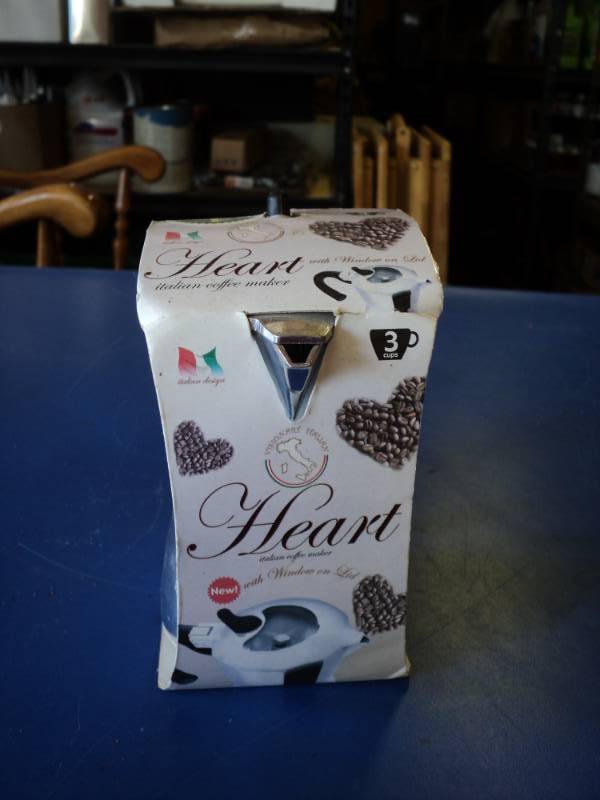 lot 8014 image: Heart 3 cup italin Coffee Maker