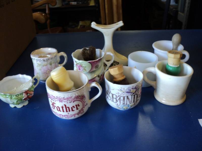 lot 8037 image: Mixed lot Vintage Shaving Mugs and Brushes