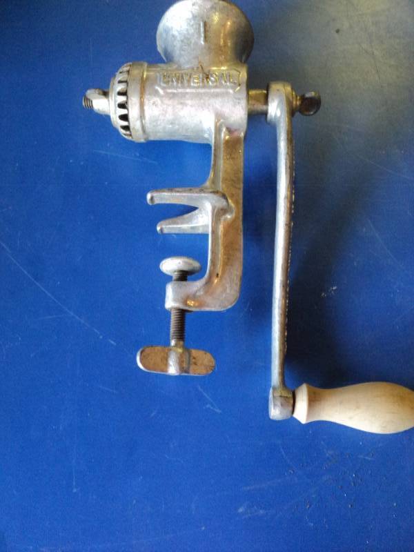 lot 8045 image: Vintage Universal Brand Meat Grinder