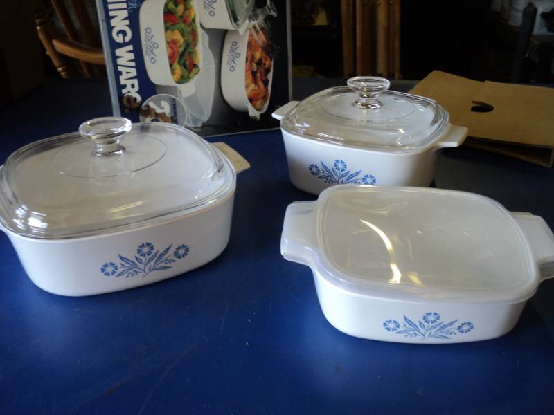 lot 8047 image: Vintage Blue Cornflower Corning Ware Trio set A-33