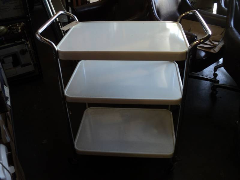 lot 8048 image: Vintage 3-tier metal tea cart, 31 x 17 x 33