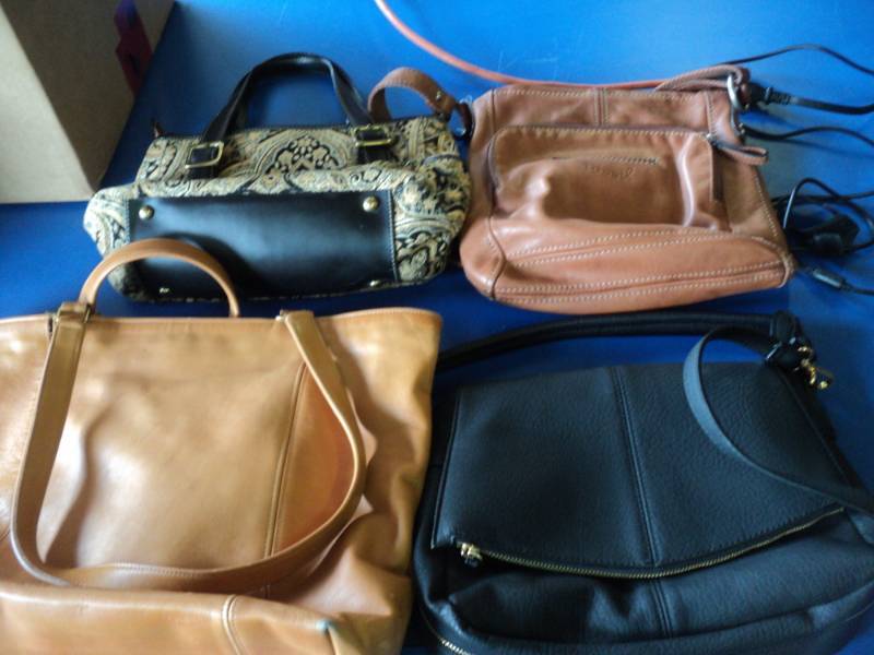 lot 8065 image: (4) ct lot Purses, Fossil, Urban Expressions, Coach- used but in good condition