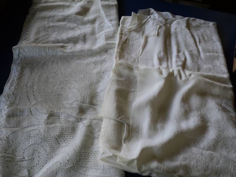 lot 8073 image: (2) ct lot Vintage Table cloths, white, off-white, two styles