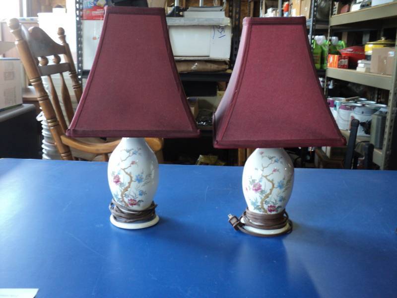 lot 8078 image: (1) pair bedside lamps, maroon victorian style shade, 3-way switch, works