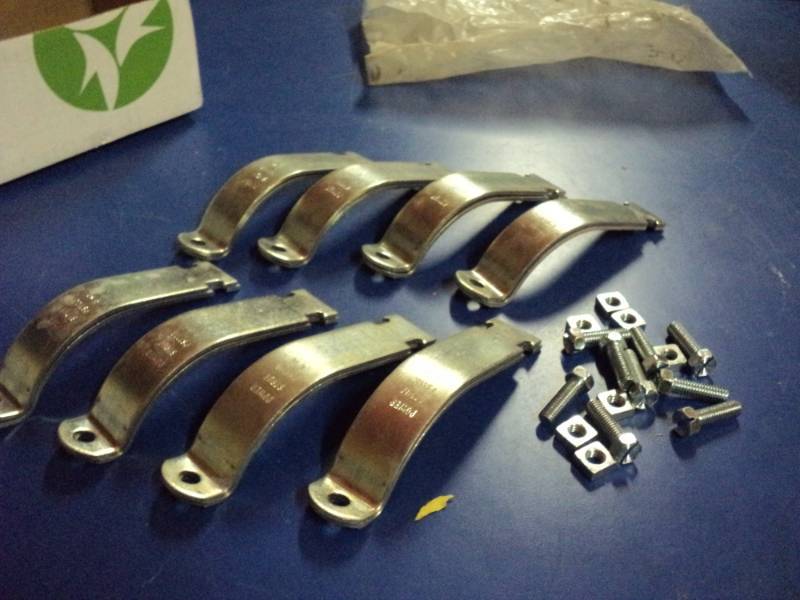 lot 8117 image: (8) pairs Powerstrut PS-1100 4 STD 4.00 Conduit Hanger Strap