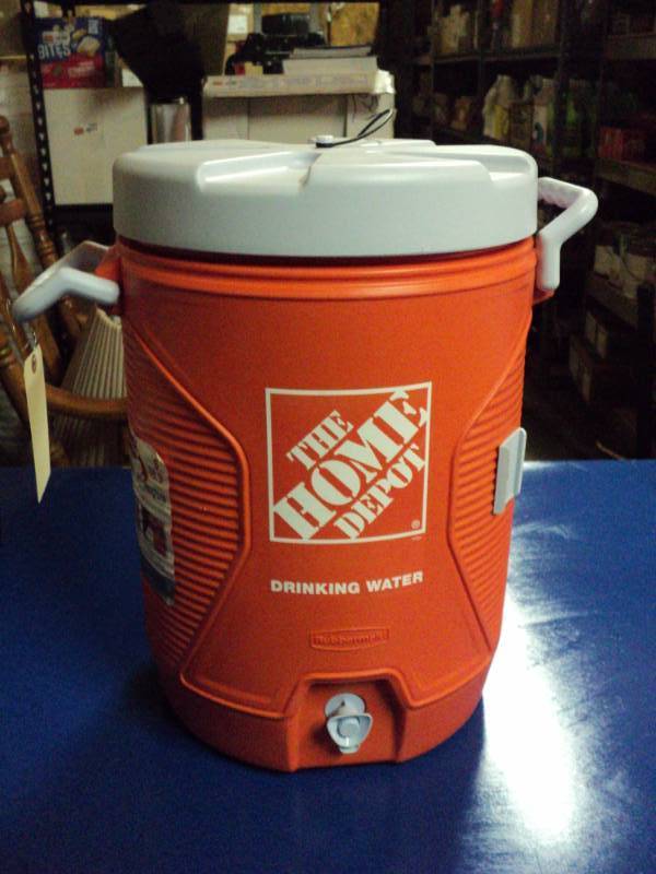 lot 8124 image: Rubbermaid Drink Cooler, 5 gallon Capacity, The Home Depot, like new