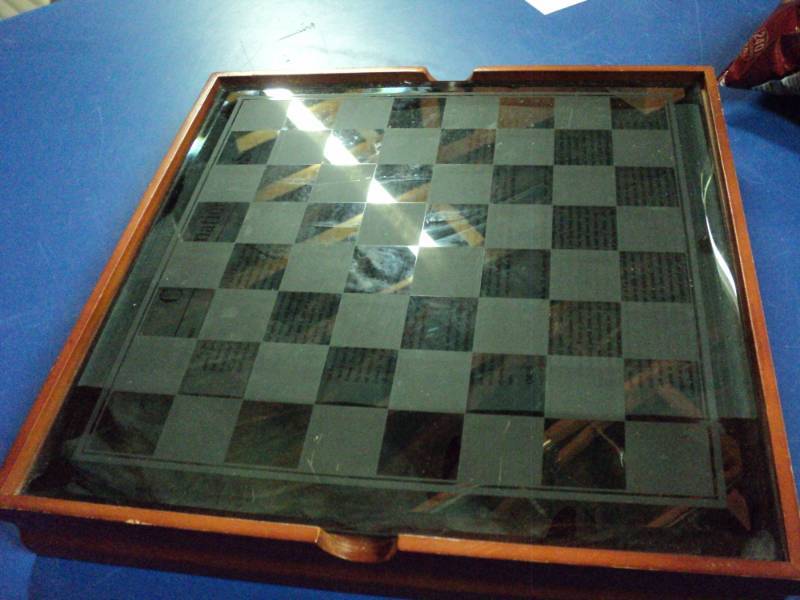 lot 8131 image: 5 in 1 Combination Game with instructions for each game, Backgammon, checkers, Chess, Bribbage, dominos