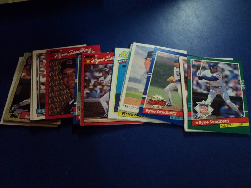 lot 8147 image: (35) ct mixed brand lot Ryne Sandberg Baseball Cards
