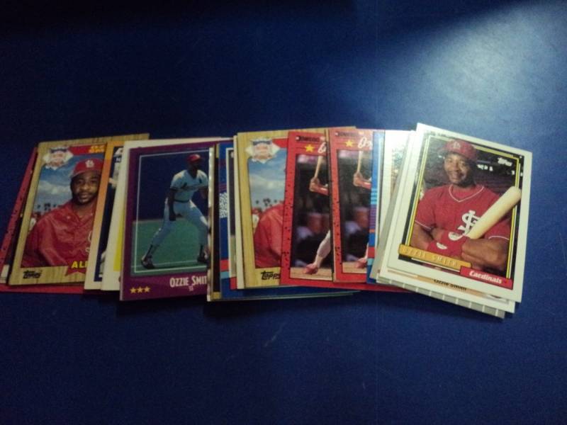 lot 8148 image: (35) ct mixed brand Ozzie Smith Baseball Cards