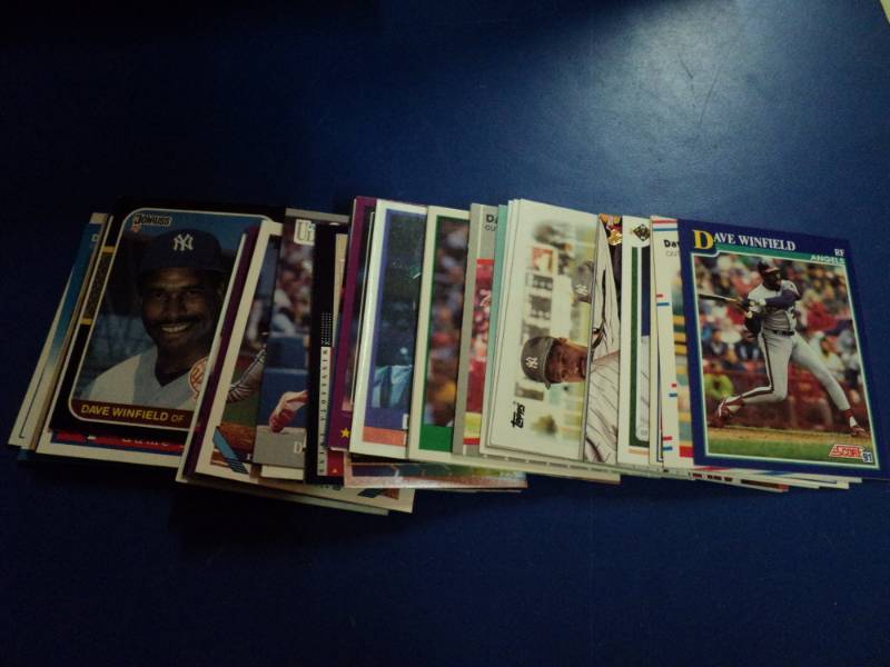 lot 8149 image: (50) ct mixed Brand Dave Winfield Baseball Cards