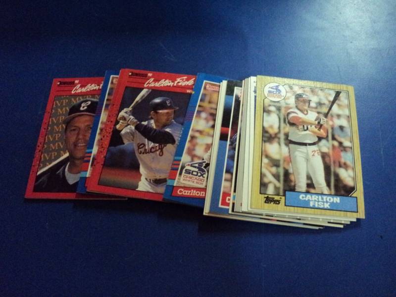 lot 8154 image: (35) ct mixed brand lot Carlton Fisk Baseball Cards