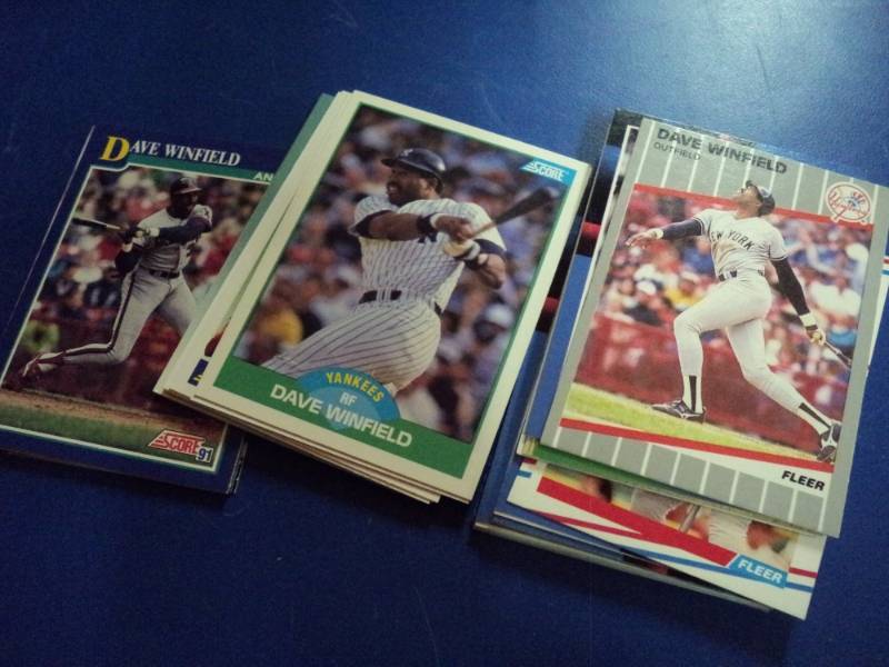 lot 8167 image: (40) ct mixed brand lot Dave Winfield Baseball cards