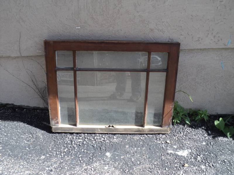 lot 8214 image: Vintage Window, wooden fram, approx 28 x 21 1-12