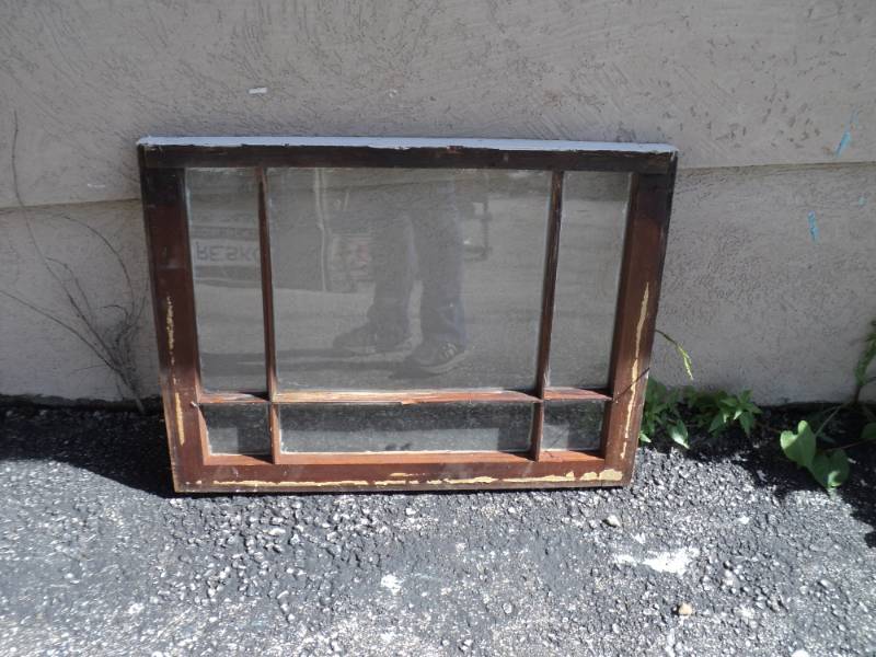 lot 8215 image: Vintage Window, wooden fram, approx 28 x 21 1-12