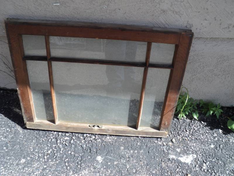 lot 8217 image: Vintage Window, wooden fram, approx 28 x 21 1-12