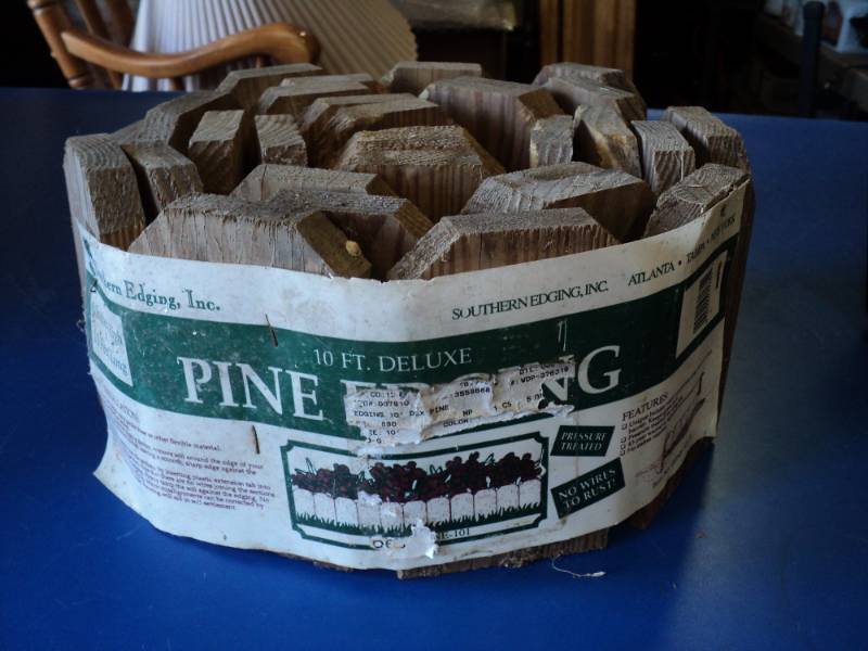 lot 8238 image: Southern Edging Inc. 10 Deluxe Pine Edging, 6 x 10