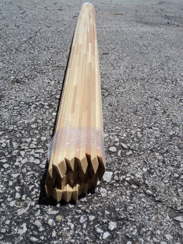 lot 8252 image: (1) bundle of Milled Parting Stop, natural, approx 1-14 x 38 x 81, (30) per bundle