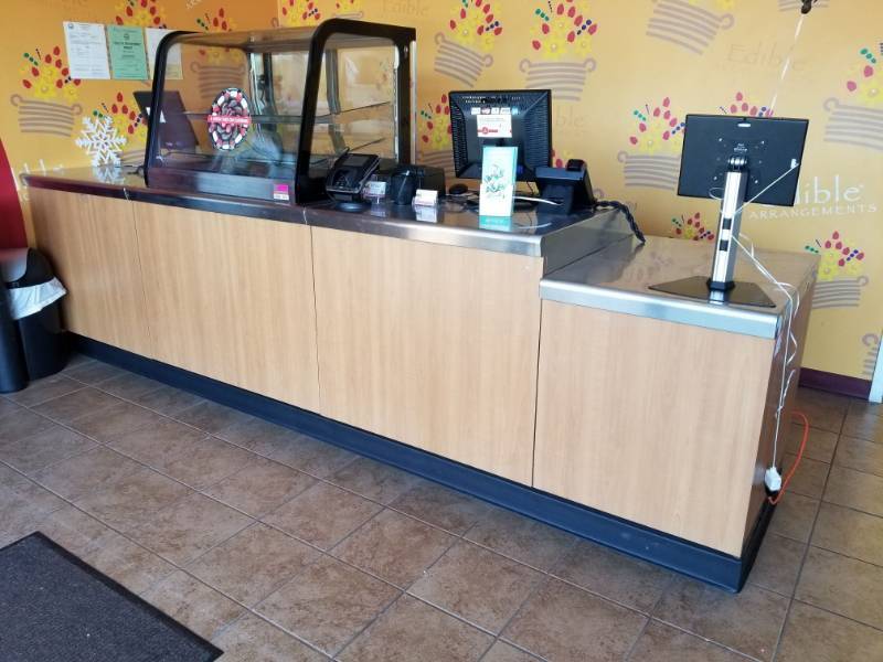 lot 9885 image: Store Front Counter