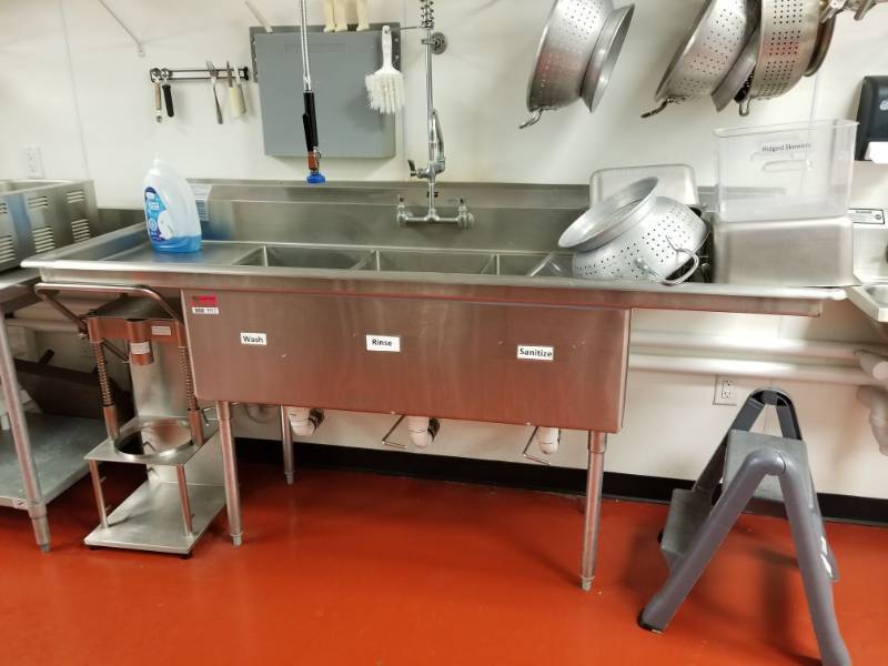 lot 9913 image: Duke Stainless Steel 3 Bay Sink With Sprayer