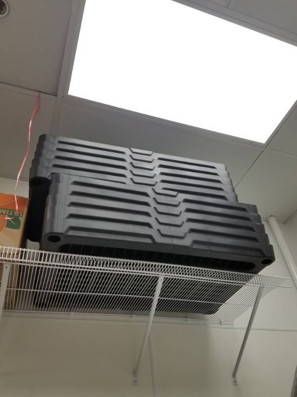 lot 9960 image: 2 Black Plastic Shelves