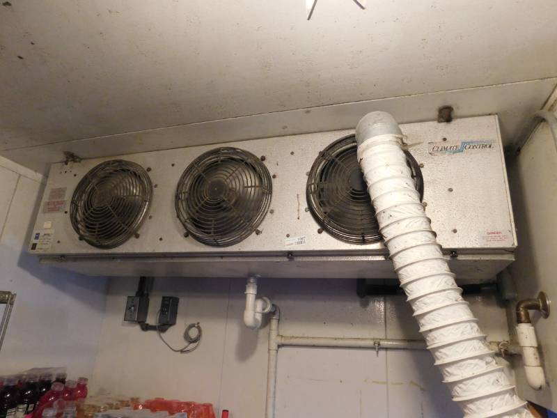 lot 1087 image: EvaporatorCondenser Setup for Walk In Cooler