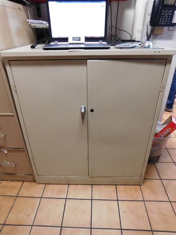 lot 1096 image: Metal Display Rack