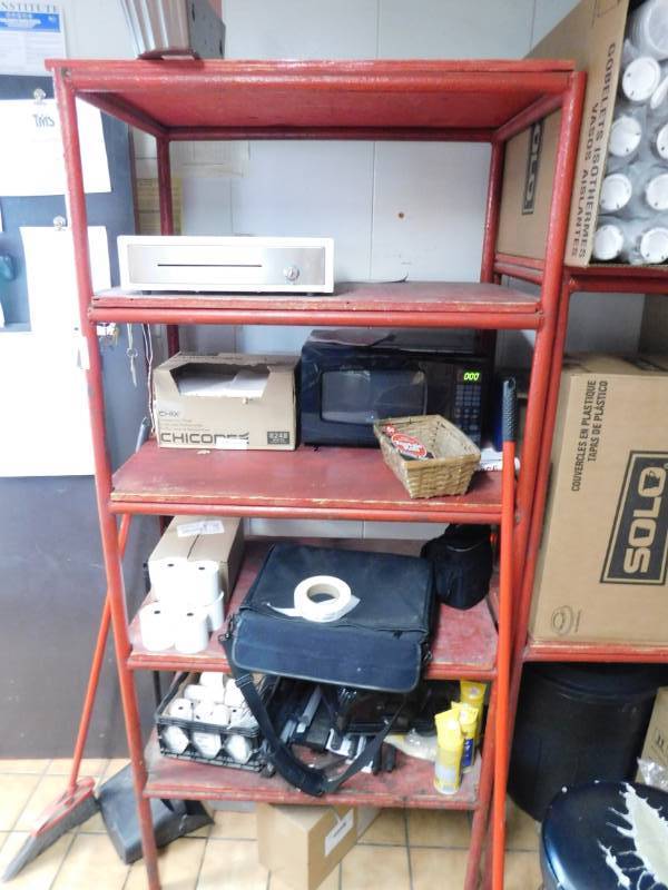 lot 1100 image: Metal Shelving