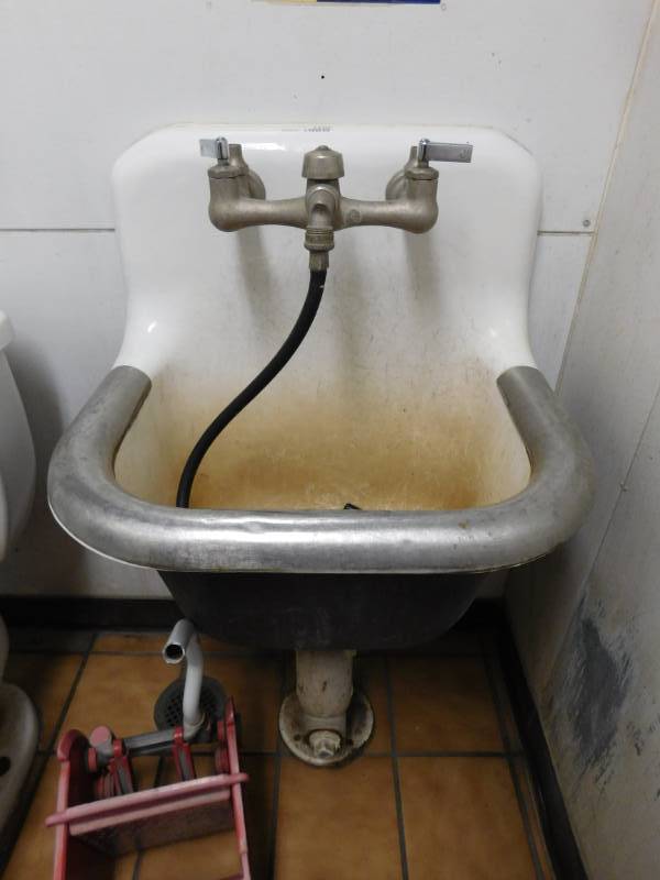 lot 1105 image: Hand Washing Sink